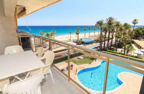 Miami Platja Apartment | Beachfront Family Holiday with sea views · UHC LOS FLAMENCOS 013
