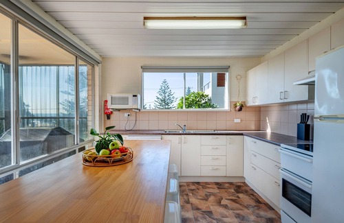 Eurobodalla Shire Council House | Beachfront family home