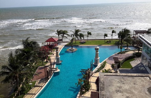 Hua Hin Condo | Beachfront Family Penthouse Seaside Hua Hin (41/144 C32, 136 Sqm)