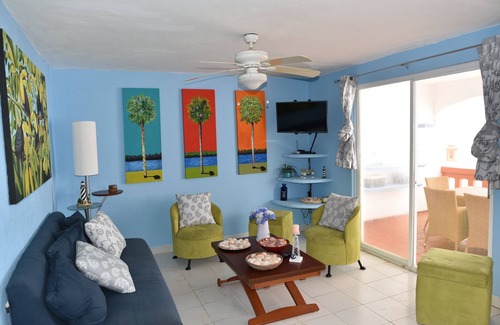 Chicxulub Puerto Condo | Beachfront Flamingos Condo With Pool - WIFI (ask)