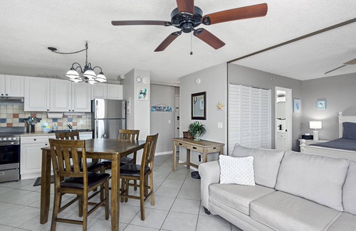 South Island Condo | ☀️Beachfront | Great Amenities | Estero Beach + Tennis Club Penthouse 3A☀️