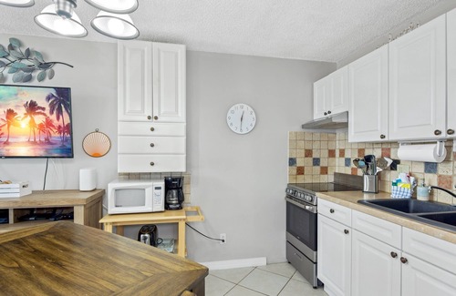 South Island Condo | ☀️Beachfront | Great Amenities | Estero Beach + Tennis Club Penthouse 3A☀️
