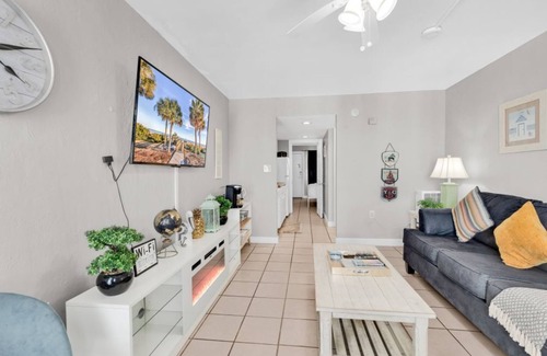 Myrtle Beach Condo | Beachfront Haven – 1BR Condo with Balcony