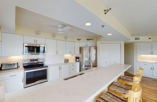 Litchfield by the Sea Condo | Beachfront Haven 2BR Retreat Litchfield By the Sea