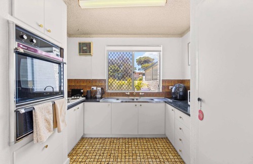 Halls Head House | Beachfront Haven with Stunning Views
