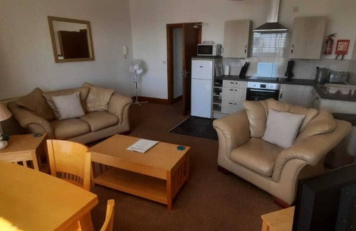 Dinas Apartment | Beachfront Holiday Apartment nn