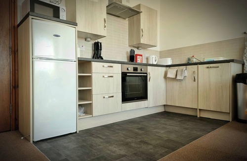 Dinas Apartment | Beachfront Holiday Apartment nn