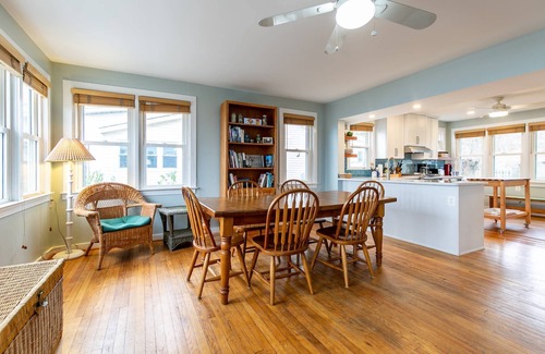 Annapolis Cottage | Beachfront Home Minutes to Downtown Annapolis Dogs OK