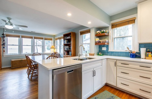 Annapolis Cottage | Beachfront Home Minutes to Downtown Annapolis Dogs OK