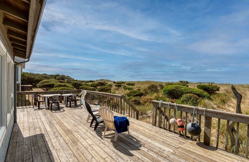 Bayshore House | Beachfront Home with Beach Access, Deck and Sweeping Ocean Views