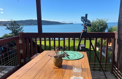 Bellingham House | Beachfront House with Oceanview Hot Tub