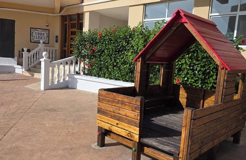 Pobles del Sud Apartment | Beachfront house with fantastic views, full kitchen and quality wifi.