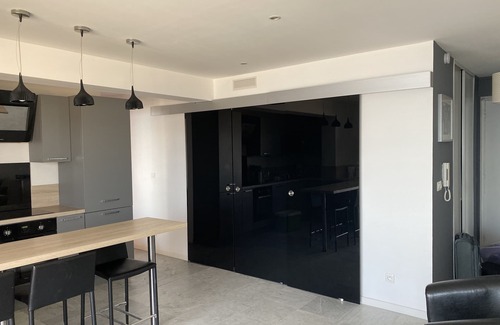 Cap-d'Antibes Apartment | Beachfront in Antibes, feet in the water