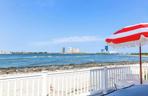 Southend House | Beachfront Island Home