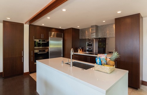 Kahala House | Beachfront, Kahala Mini Resort, w/2 pools, private tennis court, gated, A/C,