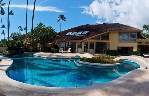 Kahala House | Beachfront, Kahala Mini Resort, w/2 pools, private tennis court, gated, A/C,