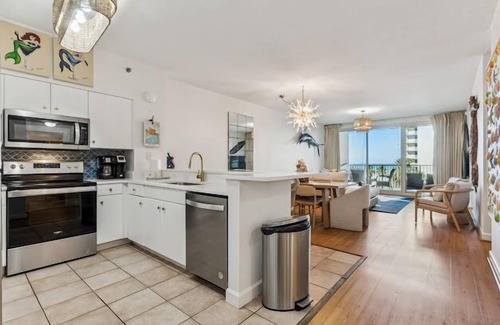 Panama City Beach Condo | Beachfront Luxury-Sleeps 10! Lower level-2 parking spaces! 3BR/3BA+bunk room