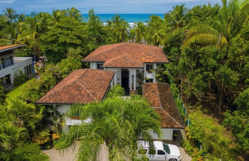 Esterillos Este Villa | Beachfront Luxury Villa: Amazing Sunsets!