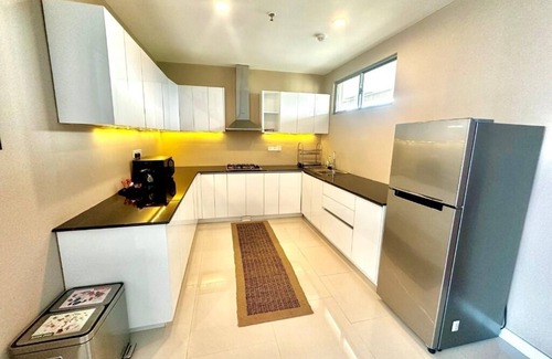 Galle Condo | Beachfront Luxury, 3BR Duplex, Views, Pool, Dining & Steps to Sand, Galle,