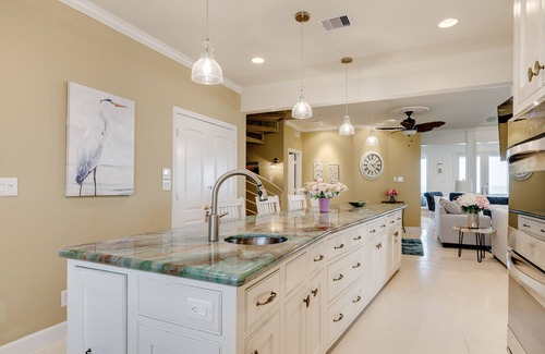 Sands Of Kahala Beach House | Beachfront Luxury! Huge Patio & Deck, Dog Friendly & Fenced, Stunning Gulf Views