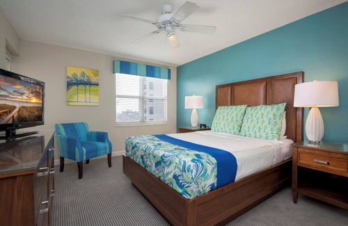 South Island Hotel | Beachfront Memorable Stay! Pool and Free Parking!