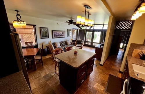 Maunaloa Condo | Beachfront + Oceanfront Molokai Condo