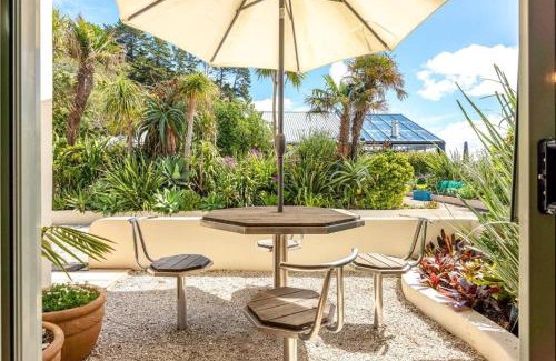 Onetangi Apartment | Beachfront on Waiheke