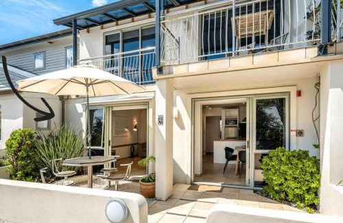 Onetangi Apartment | Beachfront on Waiheke