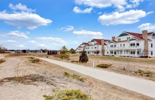 Sheboygan Villa | Beachfront Paradise: King Suite - Sleeps 8!