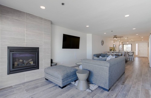 South Oceanside Condo | Beachfront Paradise