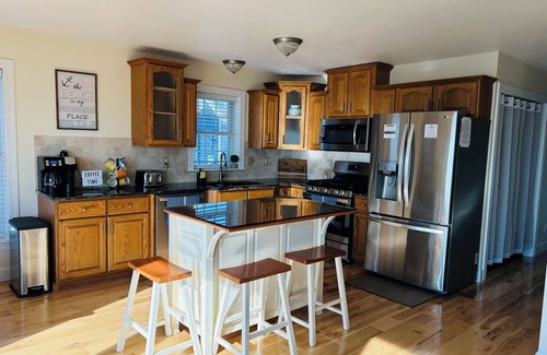 Sylvan Beach House | Beachfront Peaceful 4 bedroom House at Sylvan Beach. Family Friendly Sleeps 10!