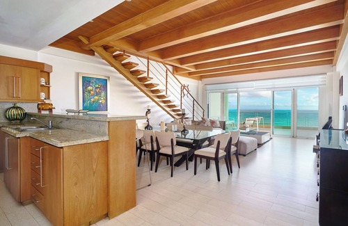 Villas Del Mar Apartment | Beachfront Penthouse | 5BR | Private Terrace & Views