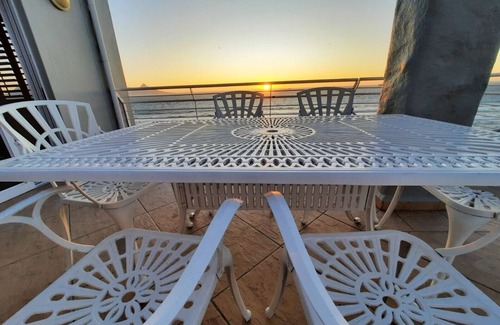 Bloubergstrand Apartment | Beachfront Penthouse