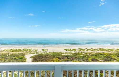 Terramar Beach House | Beachfront Pet Friendly Home w/HOT TUB, Fenced Yard - Steps from Gulf & Beach