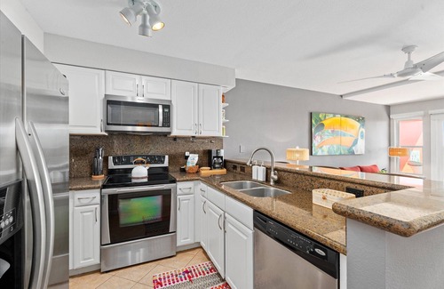 San Jacinto House | Beachfront | Pool | Hot Tub