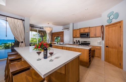 Potrero Villa | Beachfront Potrero: nice 7-BR villa, chef included - Casa Royal