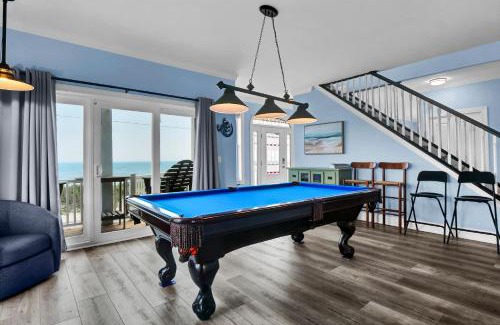 Sneads Ferry House | Beachfront, private dock, private pool & hot tub, pool table, ping pong