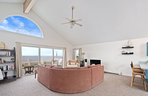 Mount Sinai Apartment | Beachfront Private Loft