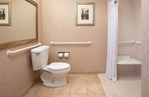 Port Angeles Hotel | Beachfront Property in Red Lion Hotel Port Angeles Harbor! Pool, Free Parking