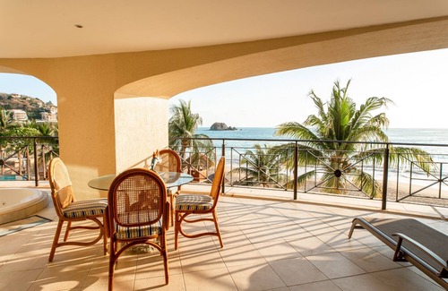 Ixtapa House | Beachfront Residence for the whole Family
