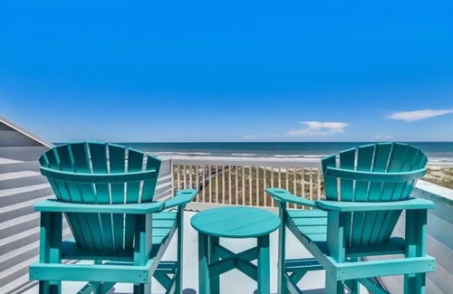 Ocean Cay House | Beachfront Retreat with stunning views. Family sized townhouse
