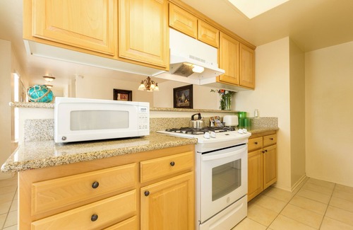Oxnard Shores Hotel | Beachfront Retreat | 4 Units | Mandalay Beach Access