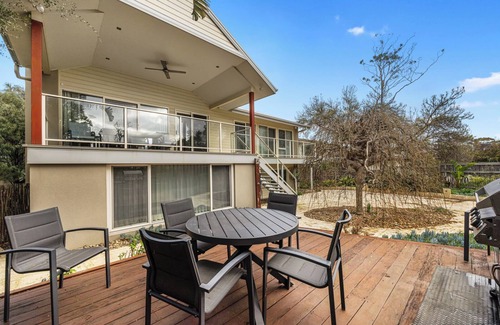 Cowes House | Beachfront Retreat Amazing 5 bedroom House