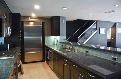The Jungle Condo | Beachfront Retreat Playa/Marina