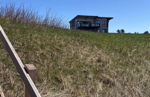 Cape Wolfe House | Beachfront Retreat with sunset views