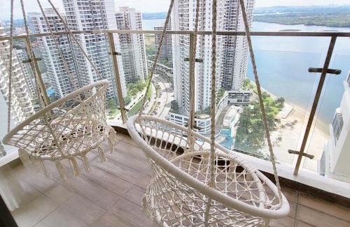 Central District Apartment | [Beachfront Seaview w Projector] 6-8 Pax, 3 Rooms.