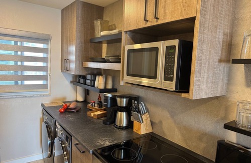 Bradenton Beach Apartment | Beachfront Studio right on the Sand! Ground Floor Newly Remodeled, Gulf View - M