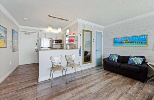 Bradenton Beach Apartment | Beachfront Studio Retreat on Anna Maria Island