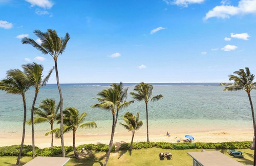 Punaluu Condo | Beachfront Studio w Amazing Views