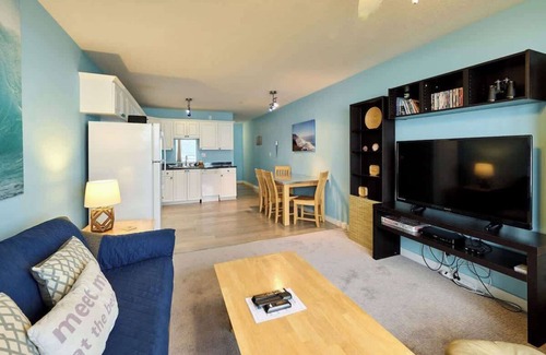 Lincoln City Condo | Beachfront Suite - Second Floor - Sleeps 2 - Pool and Hot Tub!
